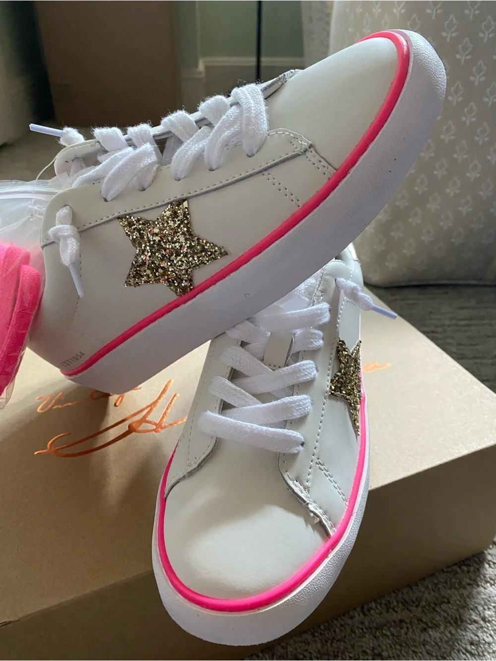 N/A stylish white